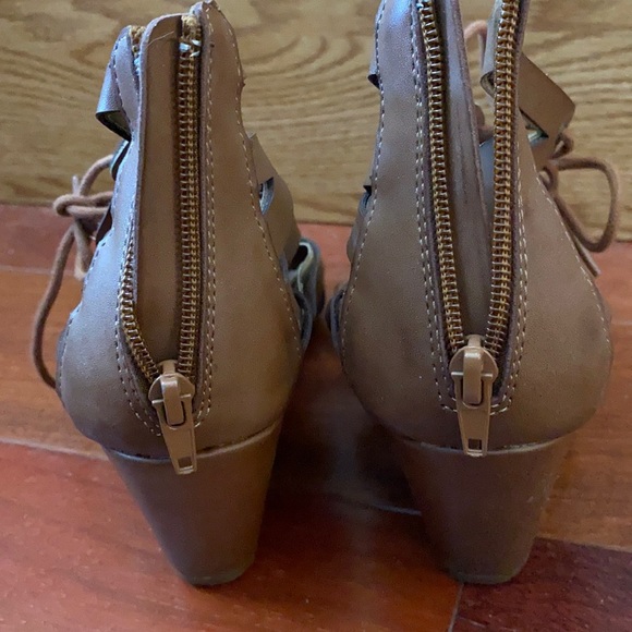 Heeled sandals - Picture 2 of 4